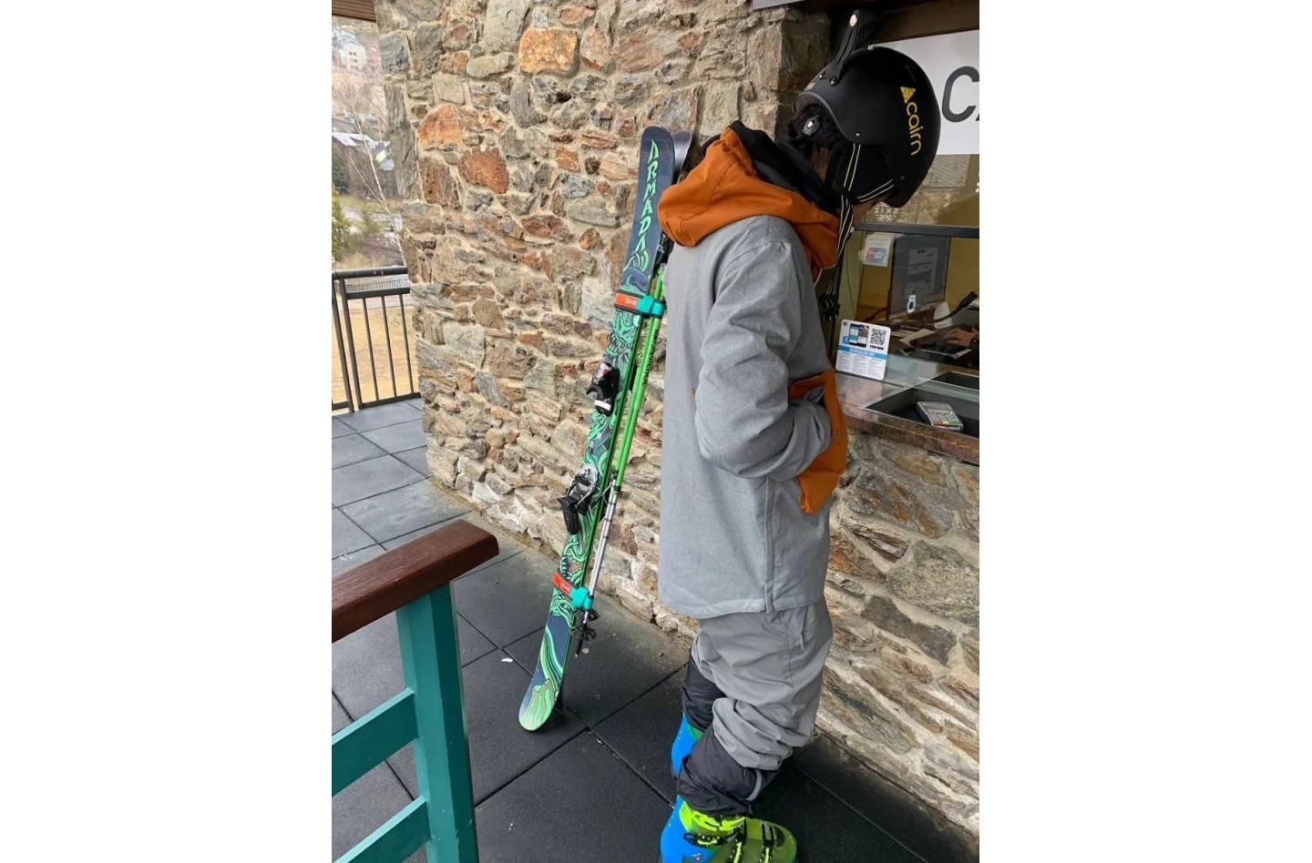 Porte-skis et bâtons de ski SKI-N-GO